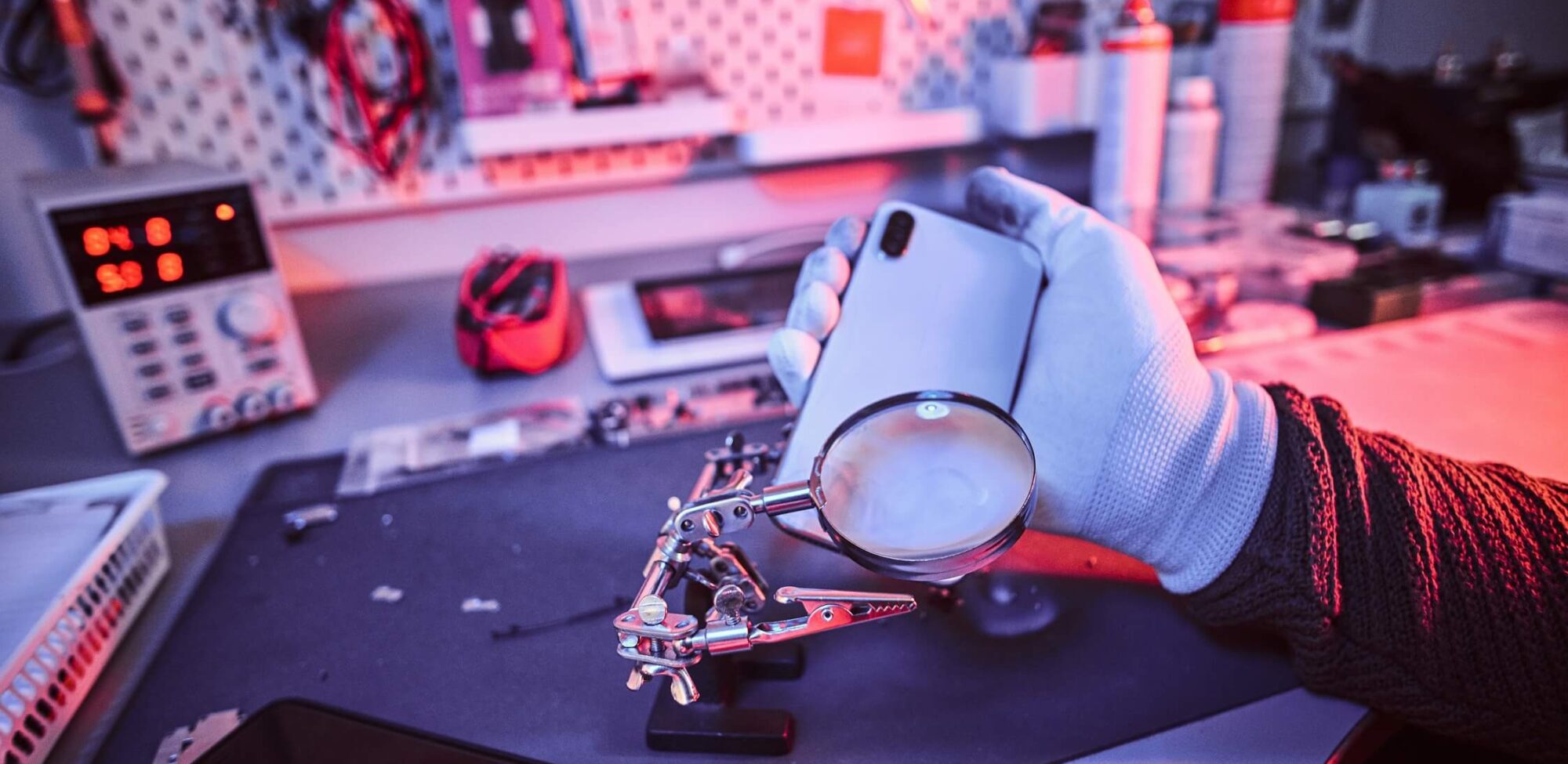 Make scheduling meetings easier and share your google calendar electronic technician holds a modern smartphone wi 2021 08 28 03 10 30 utc