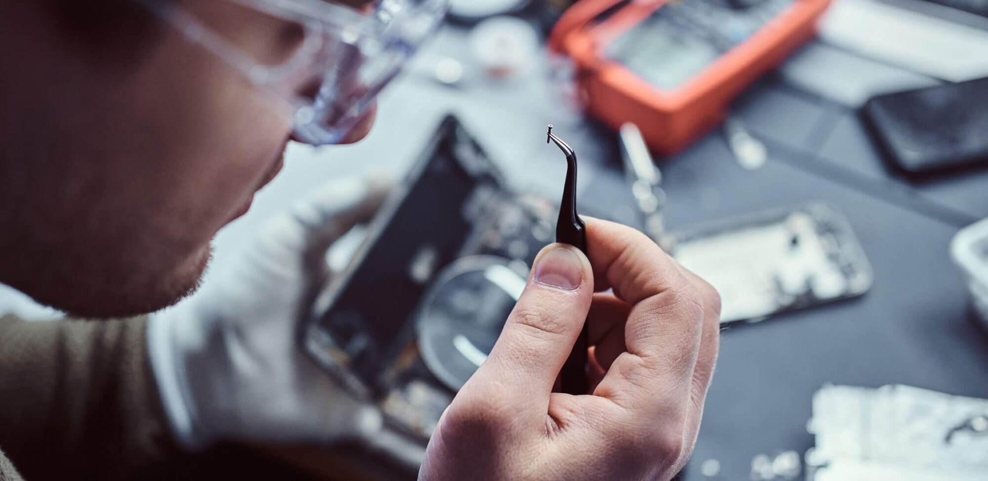 Everything on how to create and use whatsapp communities electronic technician repair damaged smartphone in 2021 08 28 03 10 56 utc