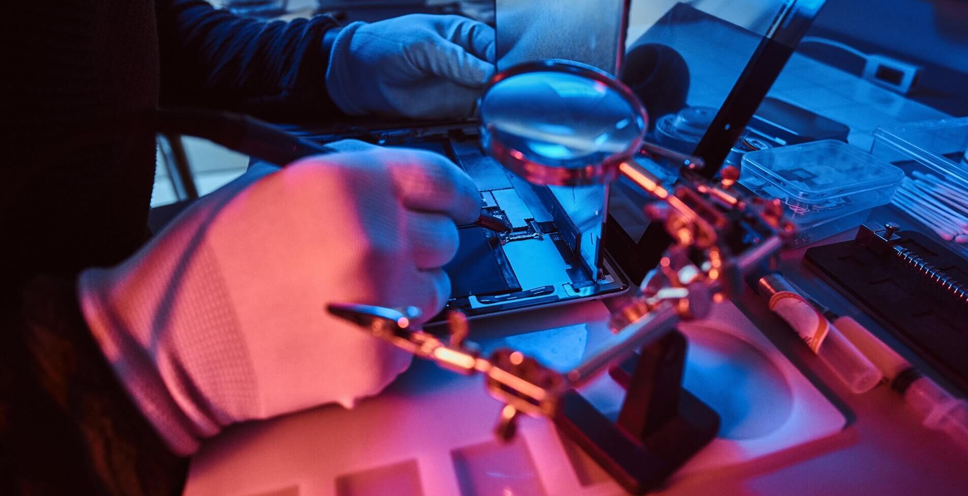 How to Use Instagram Favourites and Customise Your Feed the technician repairs a broken tablet computer in 2021 08 28 03 10 42 utc